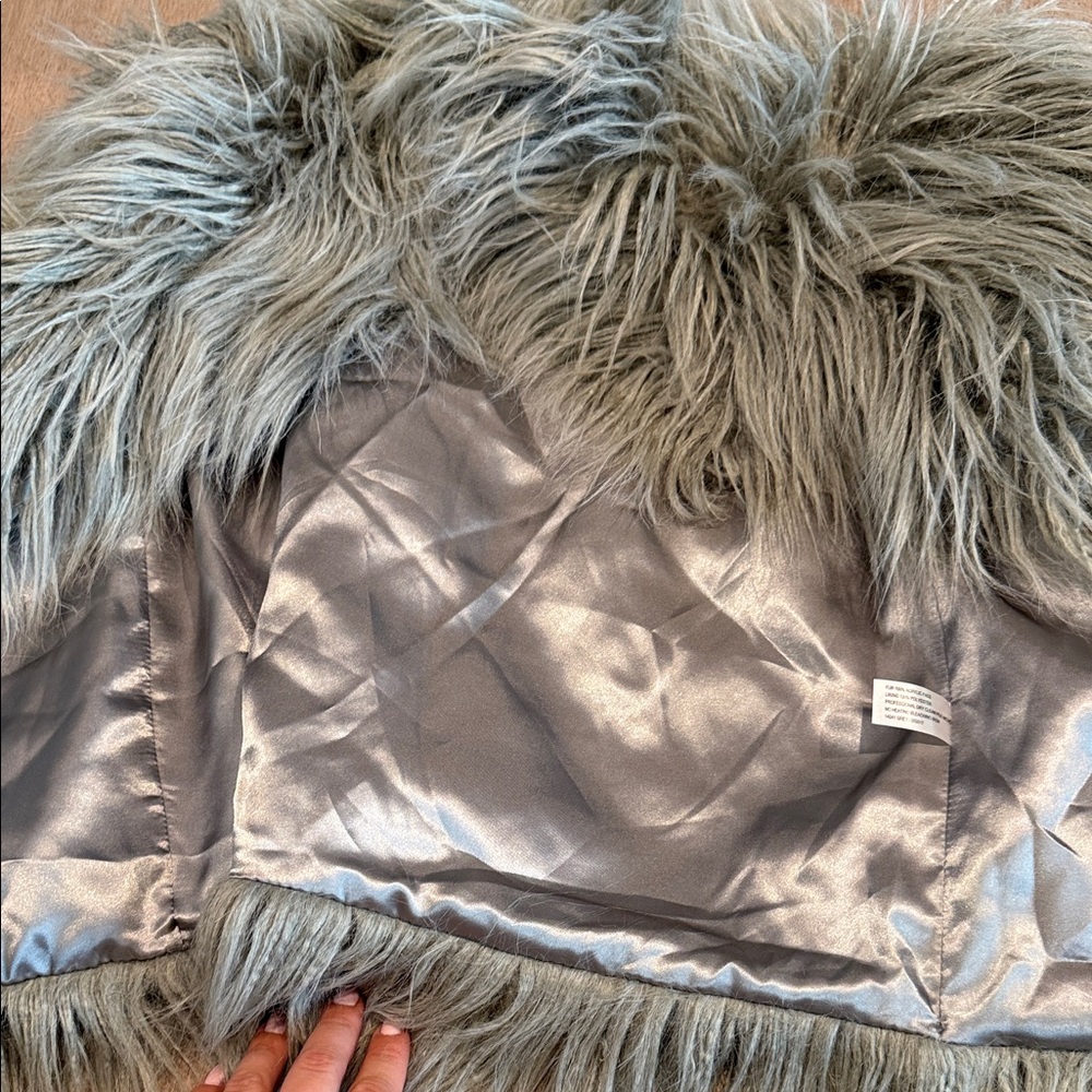 Fabulous Furs Shaggy Faux Fur Jacket in Gray - Picture 5 of 7